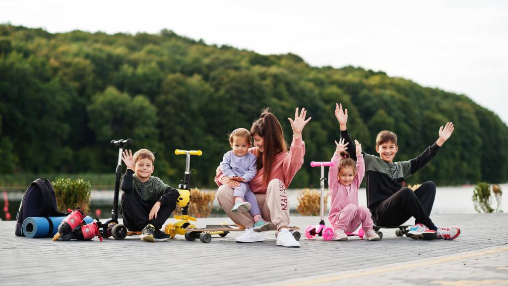 ігри з дітьми на природі влітку